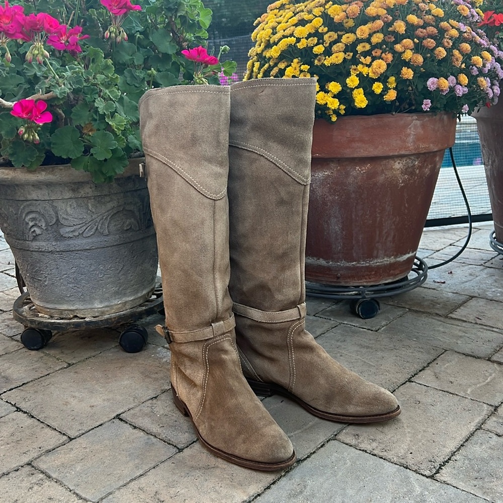 Frye Dorado tan suede boot 8